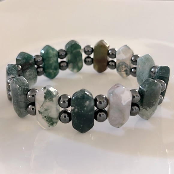 Green & White Stone Beaded Stretch Bracelet - Picture 8 of 8